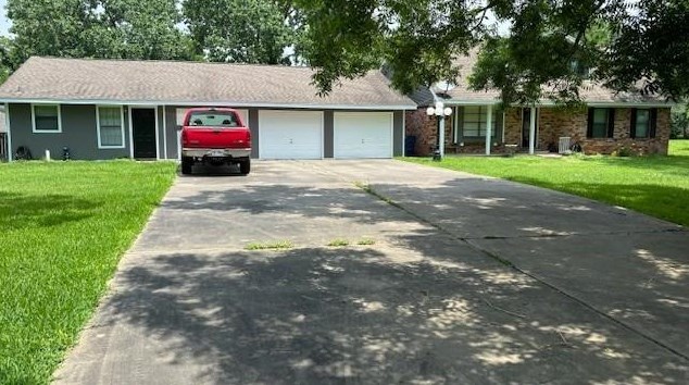 227 Phillips Rd, Angleton, TX 77515-8313
