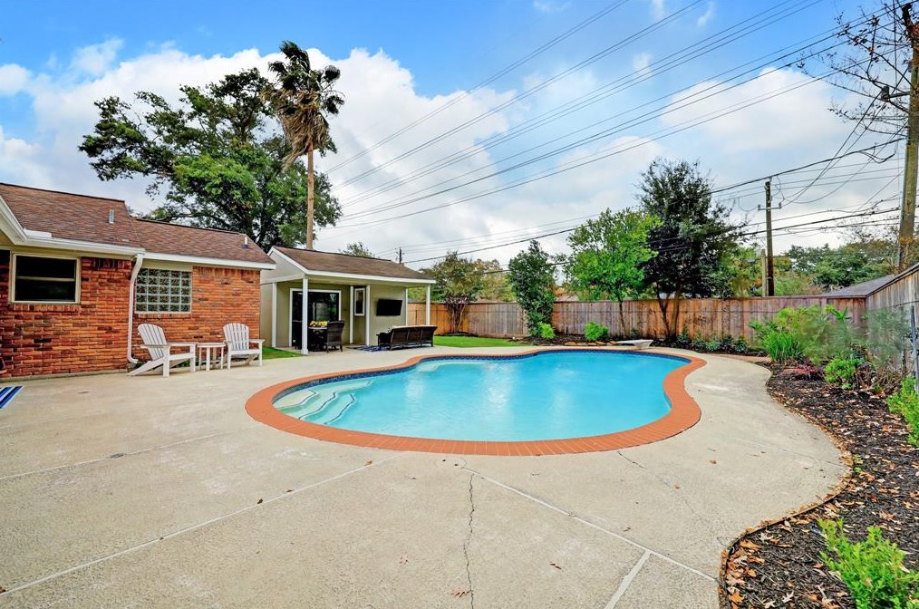 6235 Cindy Ln, Houston TX  77008-5109 exterior