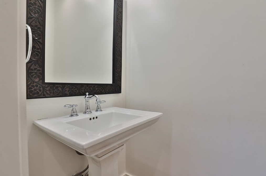 709 Cordell St, Houston TX  77009-5325 exterior