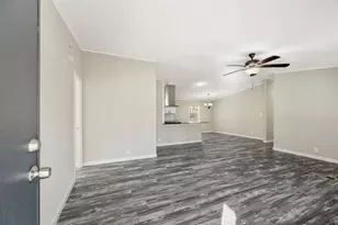 11438 Creek Dr, Cleveland, TX 77328 - Photo 8