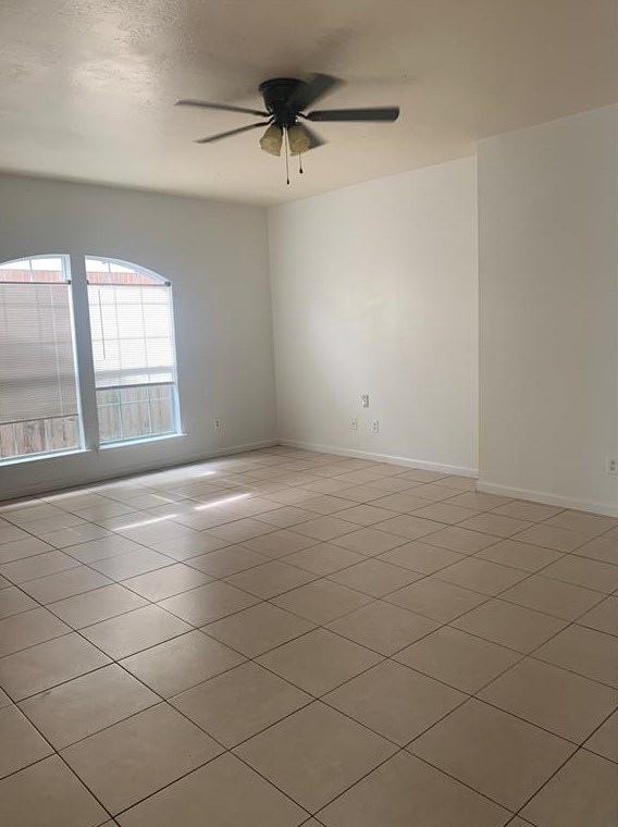 4822 Moody Reef Dr, Bacliff TX  77518-2411 exterior