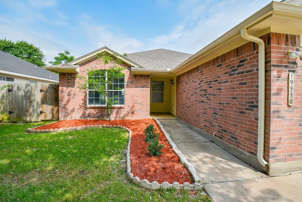 19550 Tahoka Springs Dr, Katy TX  77449-7306 exterior