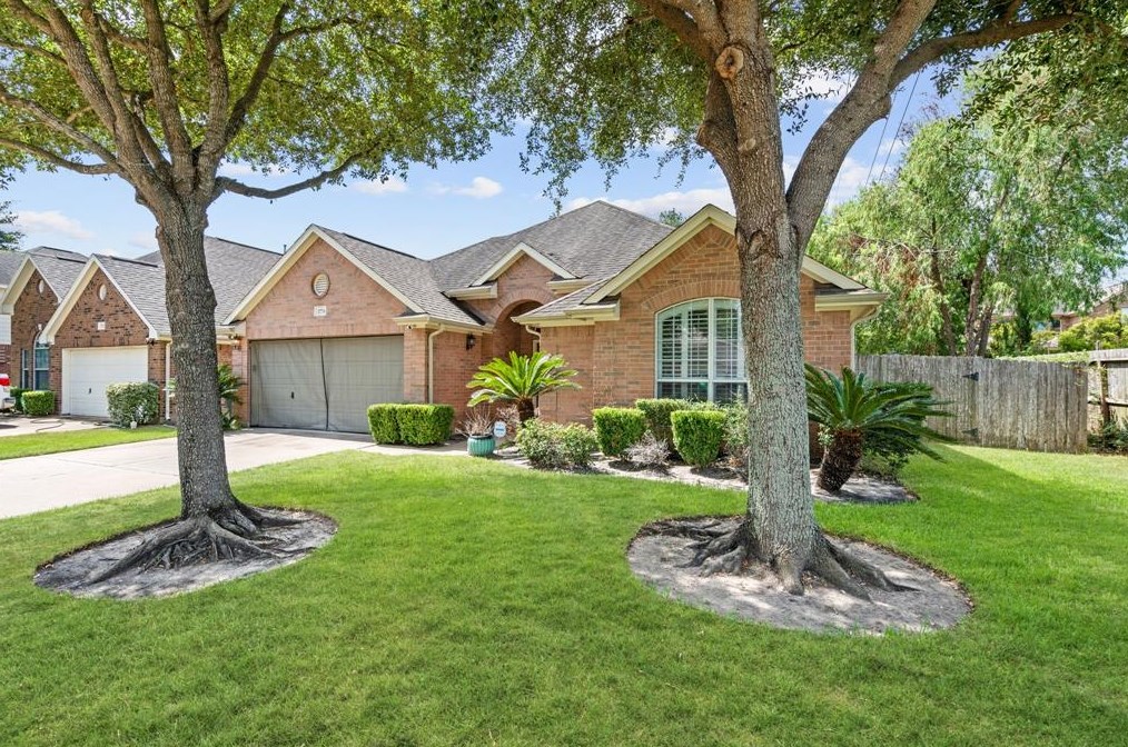 17731 Creek Bluff Ln, Cypress, TX 77433-1319