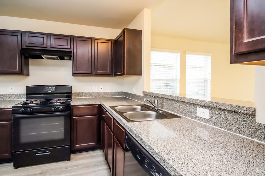 13 Lavida Ct, Manvel TX  77578-2002 exterior