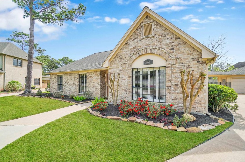 7706 Sand Prairie Dr, Houston, TX 77095-1618