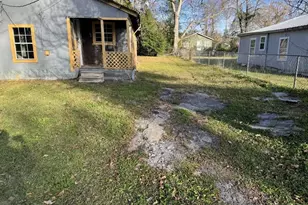 304 Callier St, Palestine, TX 75803 - Photo 2