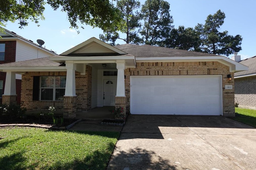 13915 Roanoke Falls Dr, Cypress, TX 77429