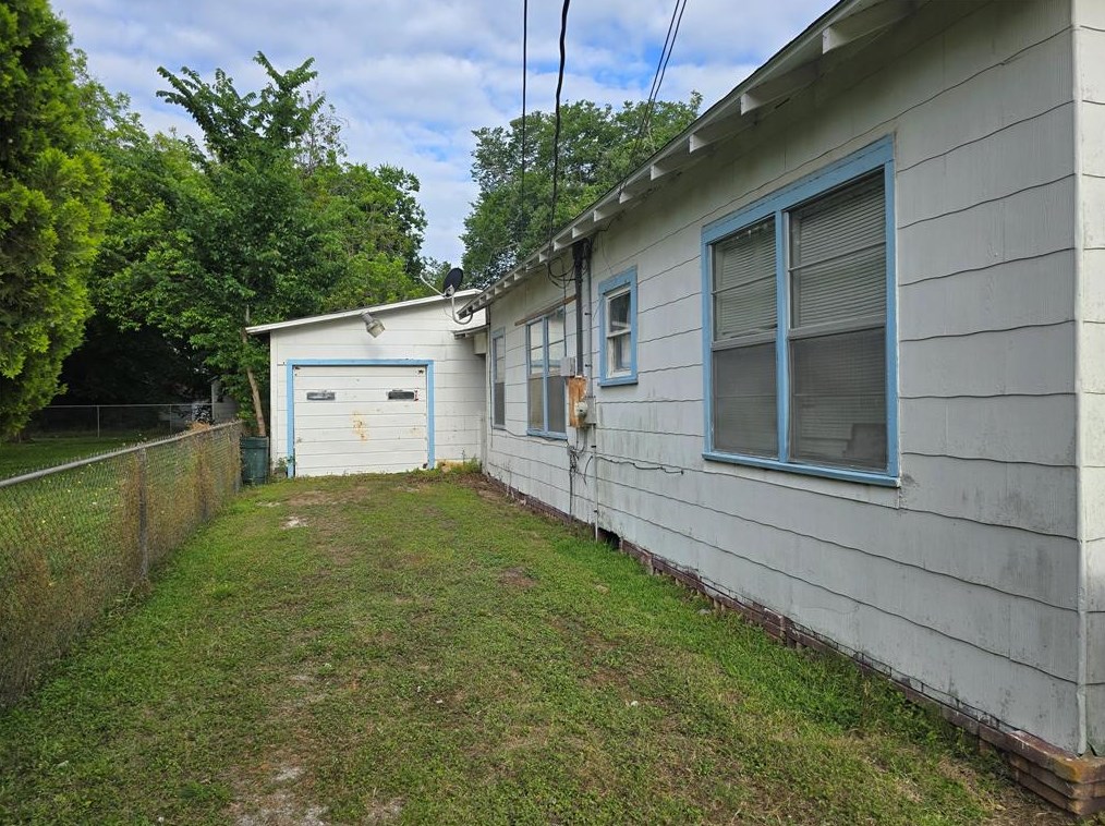 1912 Avenue M, Bay City, TX 77414-5226