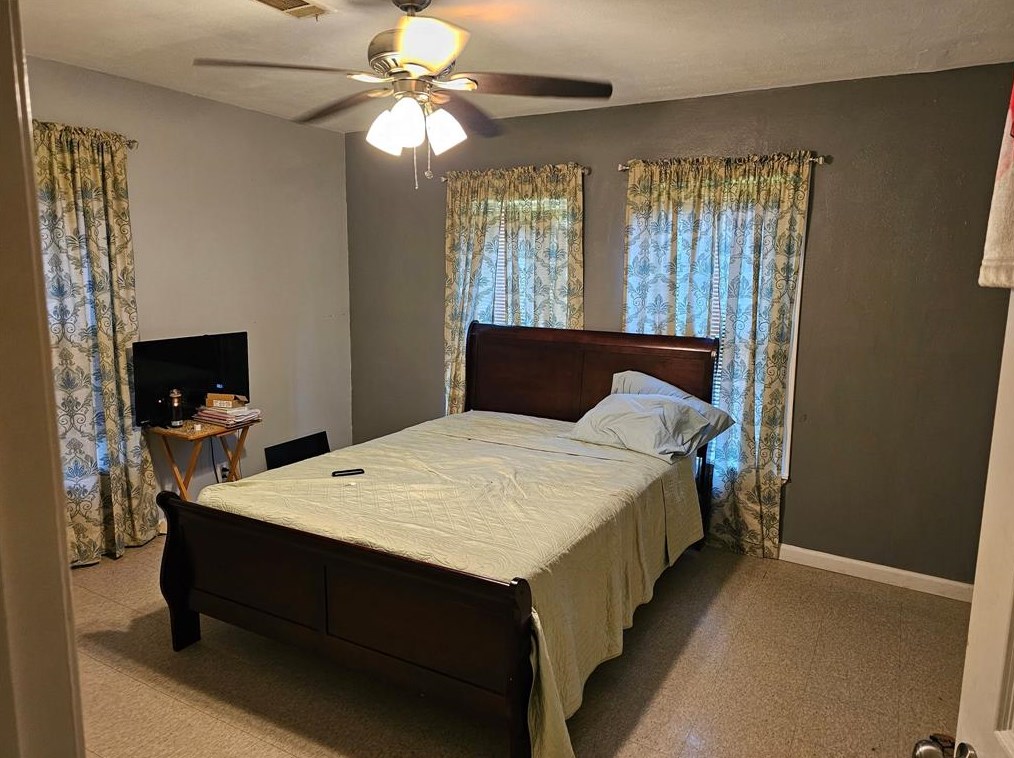 8334 Carolwood Dr, Houston TX  77028-2708 exterior