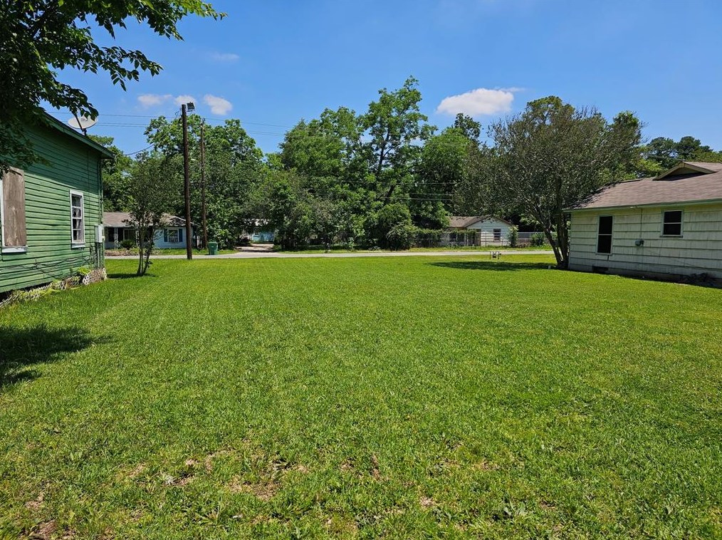 8334 Carolwood Dr, Houston TX  77028-2708 exterior