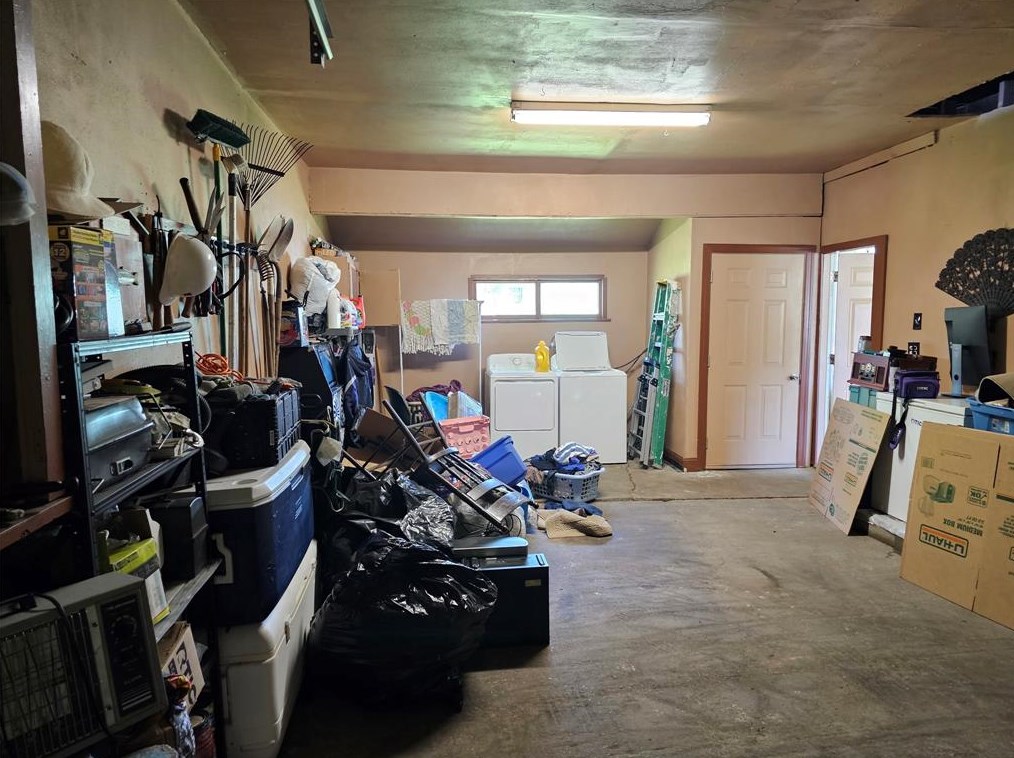 8334 Carolwood Dr, Houston TX  77028-2708 exterior