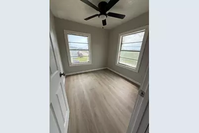 126 W 6th Street #2, Freeport, TX 77541 - Photo 4