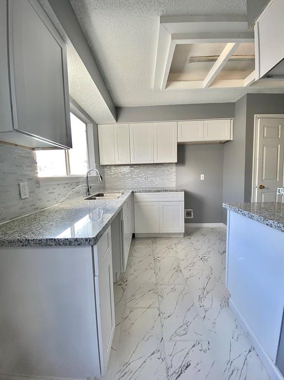 8715 Belle Glen Dr, Houston, TX 77099