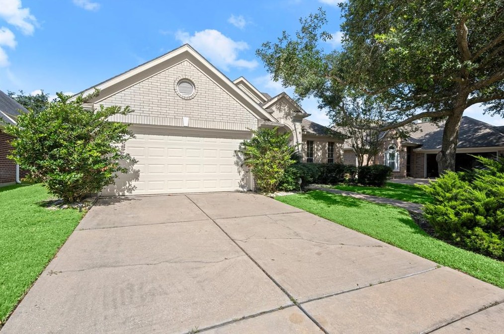3318 Shadowbark Dr, Houston, TX 77082-2340