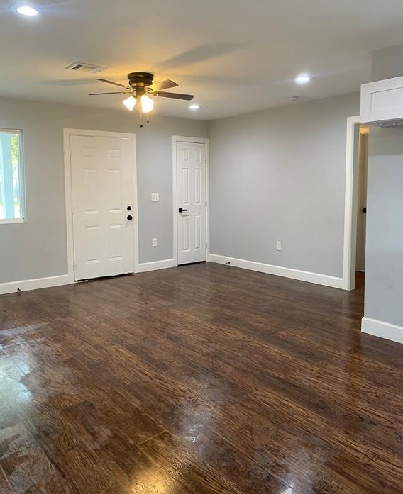 5502 Heron Dr, Houston TX  77033-3130 exterior