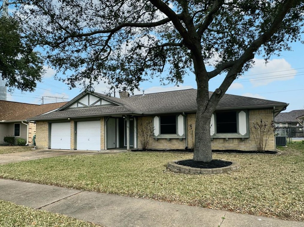 2213 Westside Dr, Deer Park, TX 77536