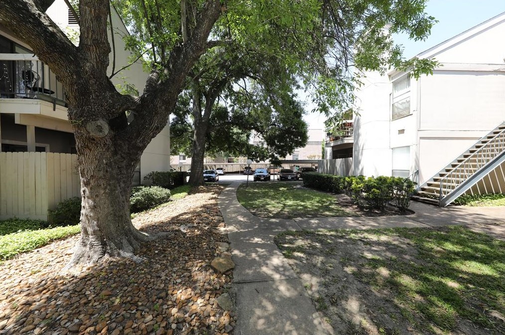 7900 N Stadium Dr Apt 84, Houston, TX 77030