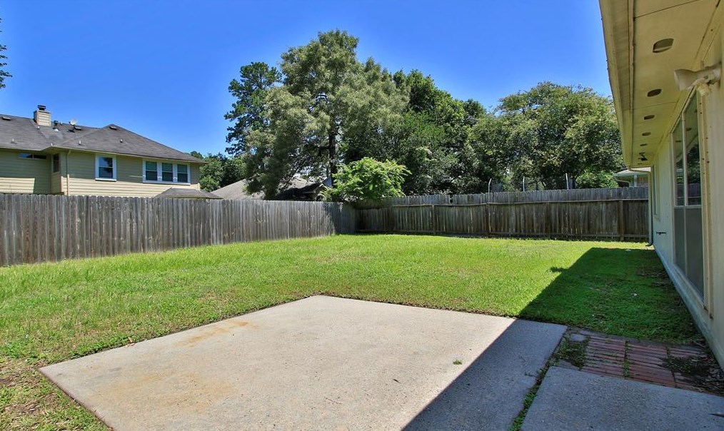 3703 Apple Holw Ln, Humble TX 77396-3937 exterior