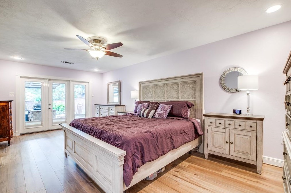 18531 Pt Lookout Dr, Houston TX  77058-4026 exterior
