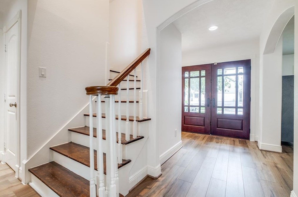 18531 Point Lookout Dr, Houston TX  77058-4026 exterior