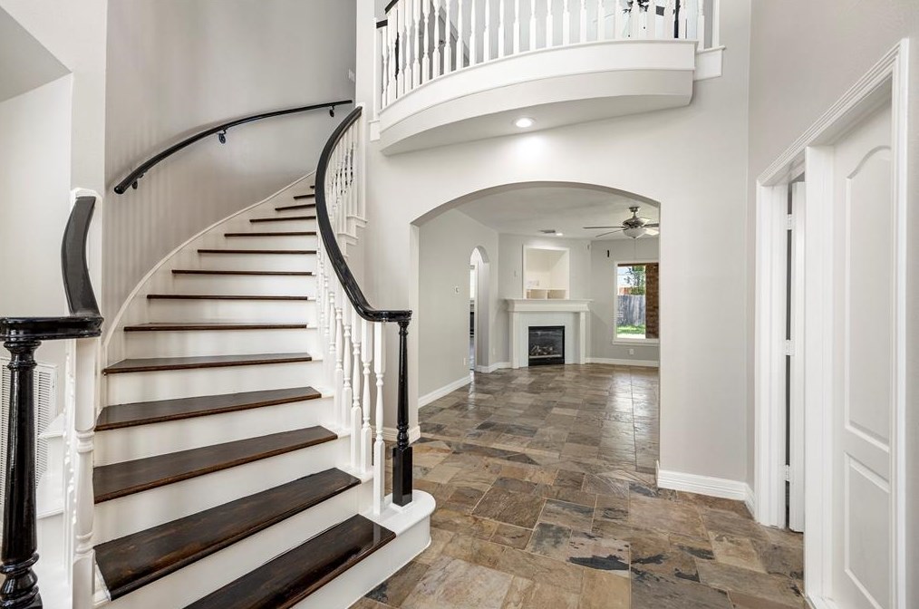 931 Chisel Point Dr, Houston, TX 77094