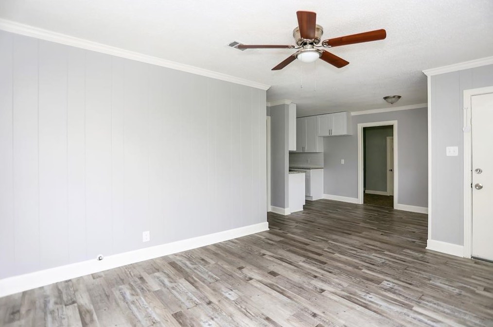1819 Lincoln Dr, Orange, TX 77630