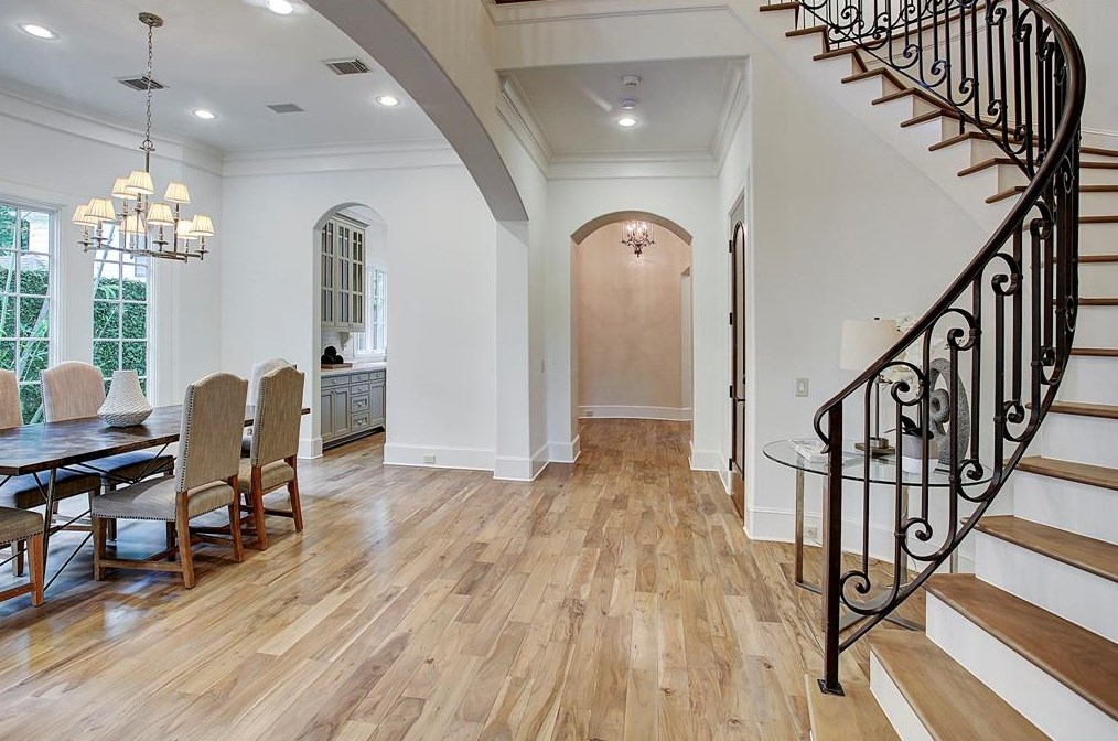 2111 Chilton Rd, Houston TX  77019-1503 exterior