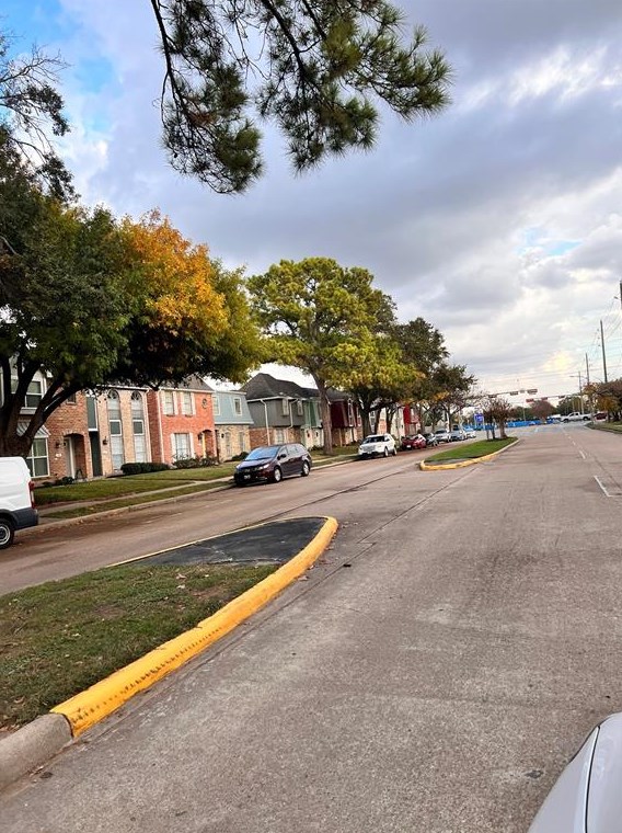 11002 Hammerly Blvd, Houston TX  77043-1900 exterior