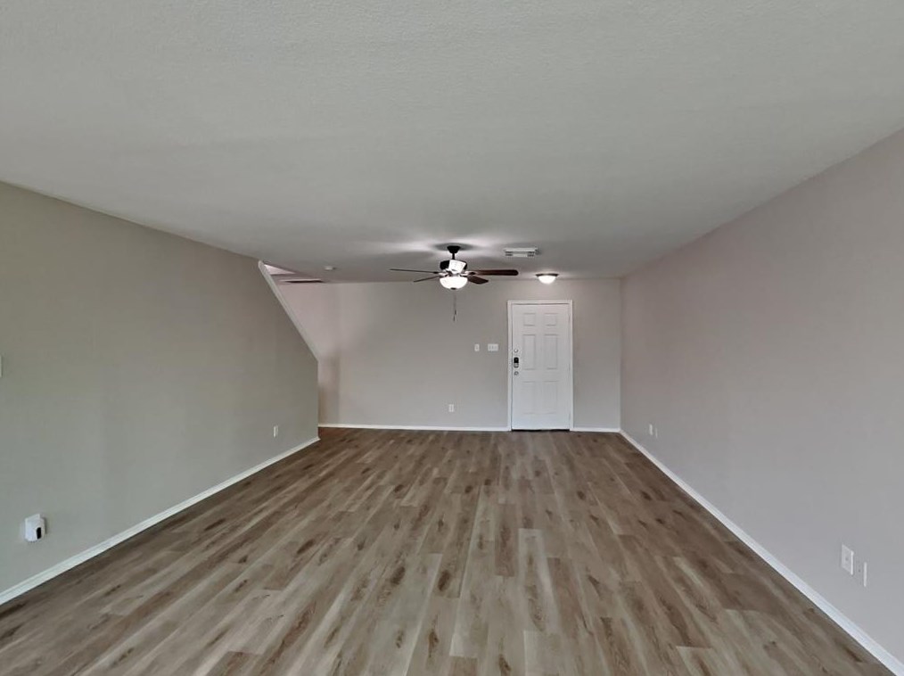 12522 Aarons Way Dr, Houston, TX 77066