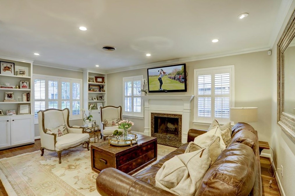 6231 Wickersham Ln, Houston TX  77057-4413 exterior