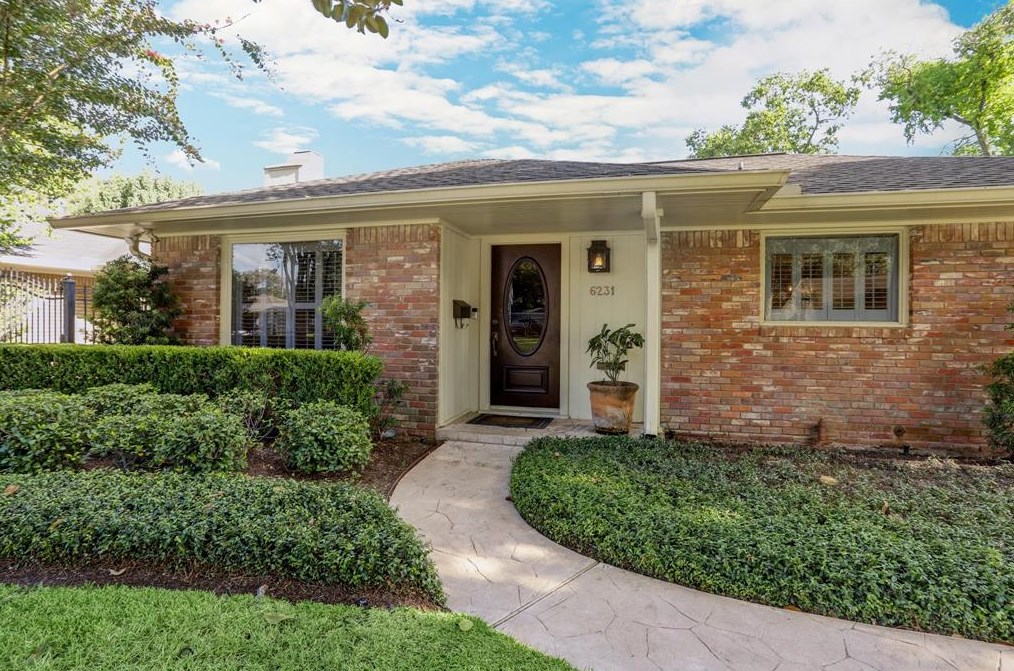 6231 Wickersham Ln, Houston TX  77056-4031 exterior