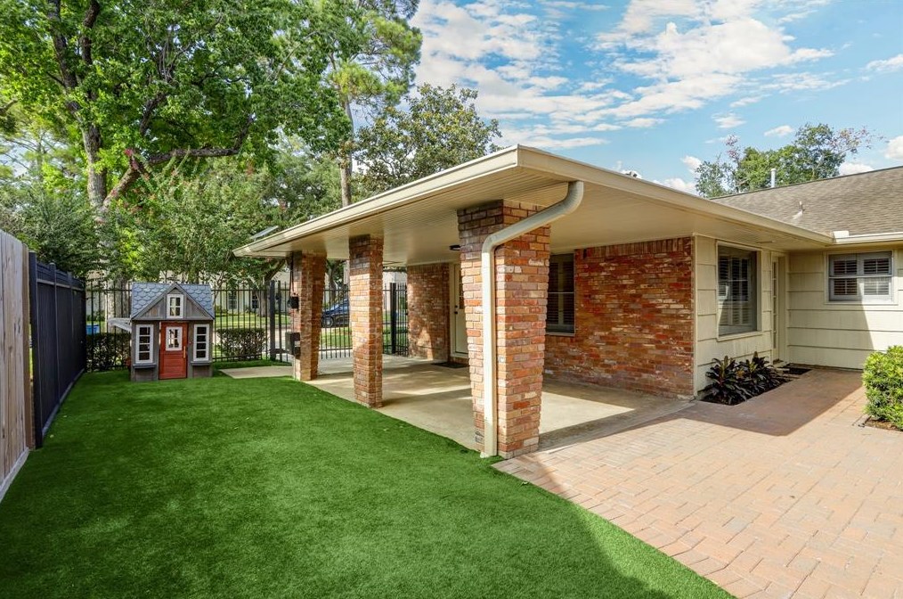 6231 Wickersham Ln, Houston TX  77056-4031 exterior