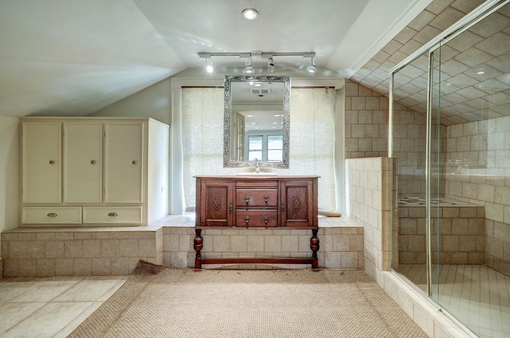 815 Rdg, Houston TX  77009-7309 exterior