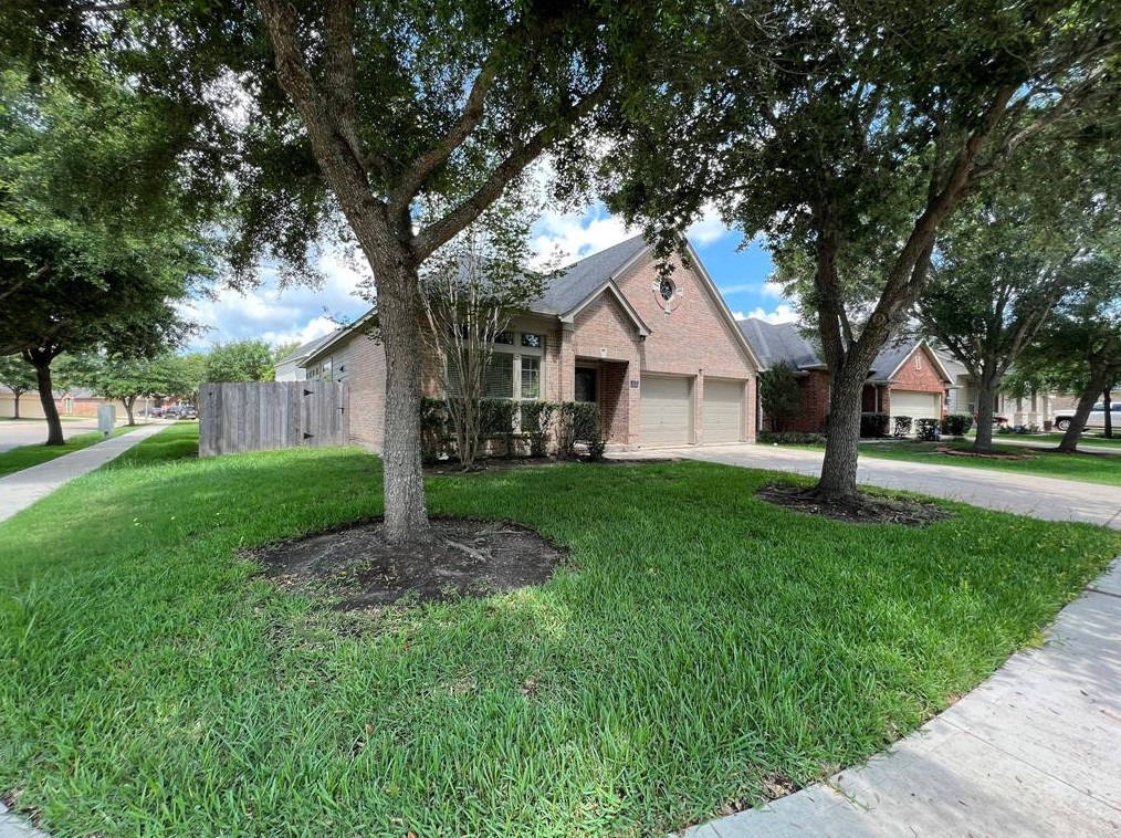 4438 Kirk Manor Ct, Fresno, TX 77545
