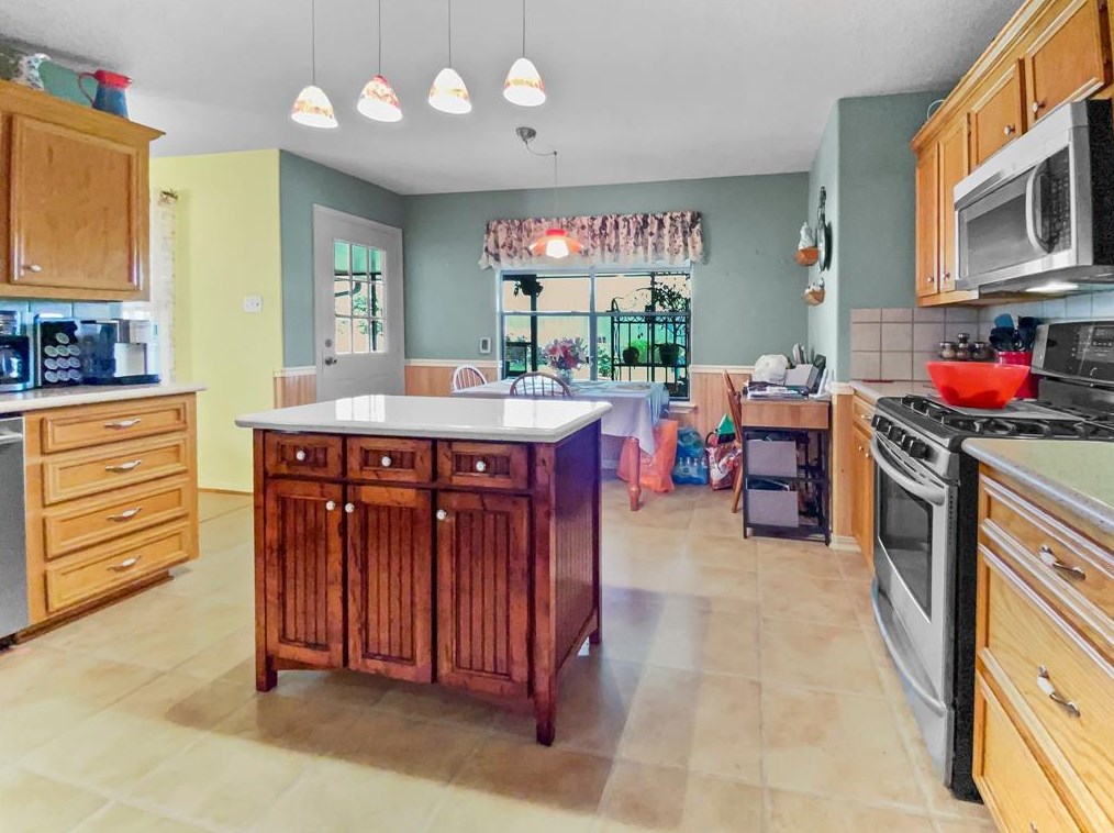 139 Papaya St, Richwood, TX 77566-5147