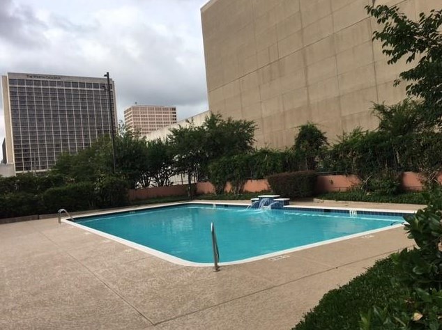 5150 Hidalgo St, Houston TX  77056-6400 exterior