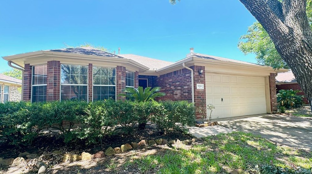 9311 Arrowhead Trace Ln, Houston, TX 77089