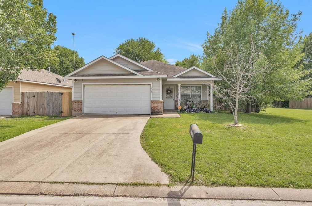 615 Roosevelt, White Hall, TX 77868
