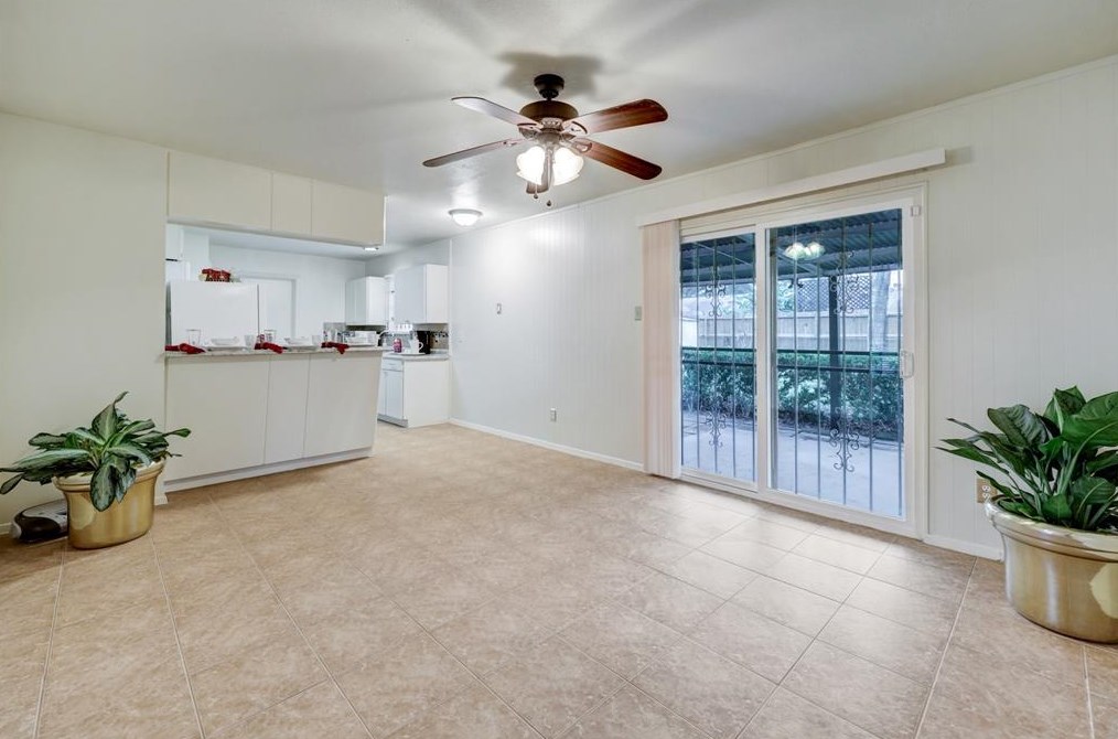 5118 Heathercrest St, Houston, TX 77045