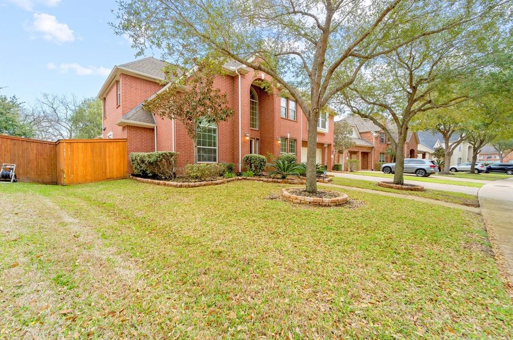 5619 Riverstone Crossing Dr, Sugar Land, TX 77479