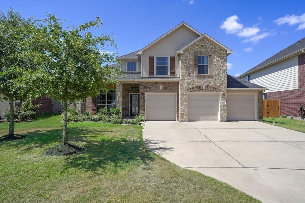 7818 Lake Commons Dr, Richmond, TX 77469