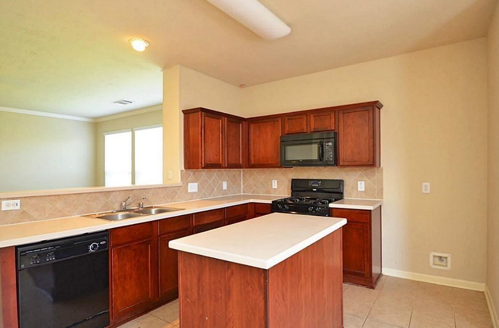 7427 Riven Oaks Ct, Cypress, TX 77433