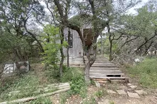 299 N Loop Dr, Blanco, TX 78606 - Photo 2
