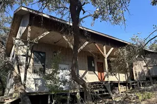 299 N Loop Dr, Blanco, TX 78606 - Photo 1