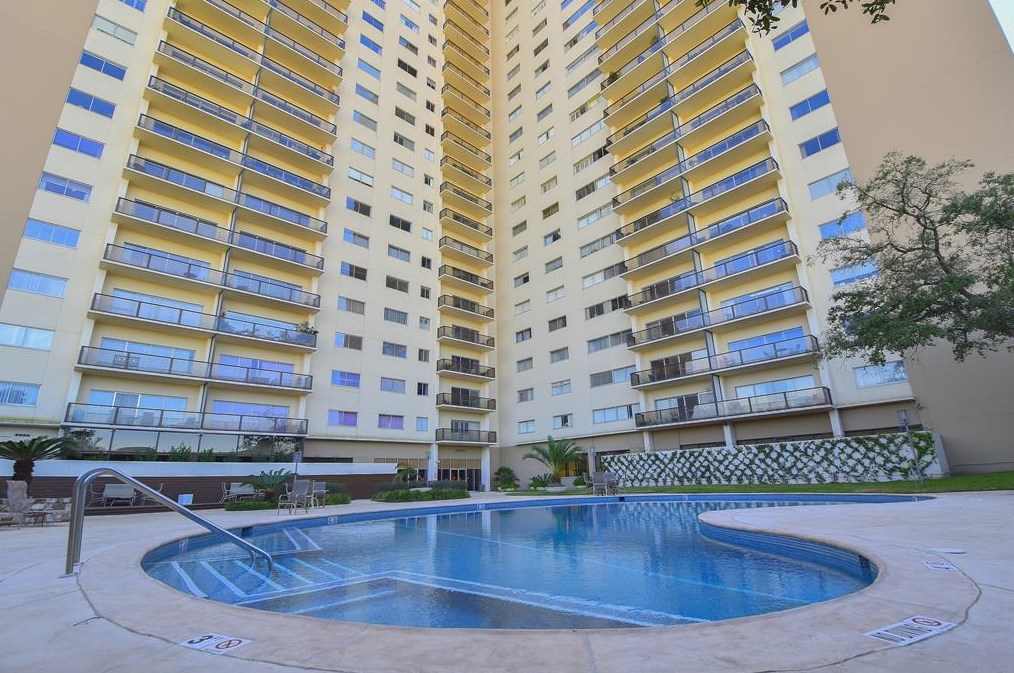 2929 Buffalo Speedway, Houston TX  77098-1727 exterior