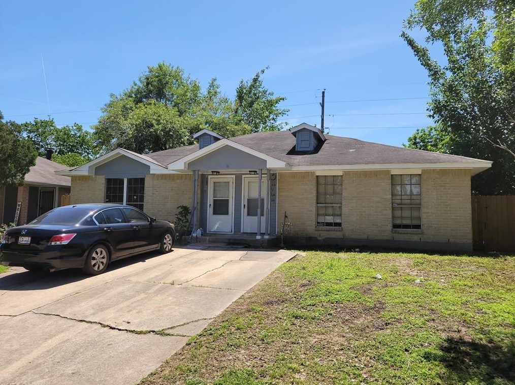 6721 Greenyard Dr, Houston, TX 77086