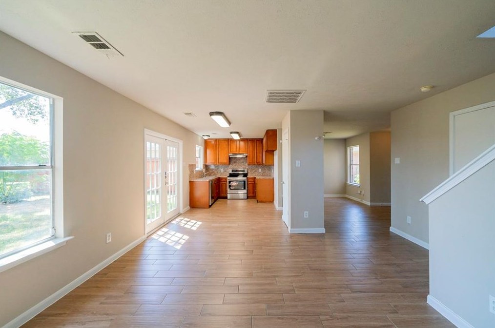 5811 Tidewater, Houston TX  77045-4000 exterior