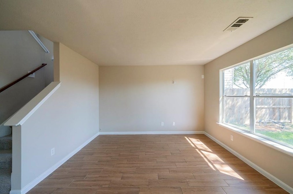 5811 Tidewater, Houston TX  77045-4000 exterior