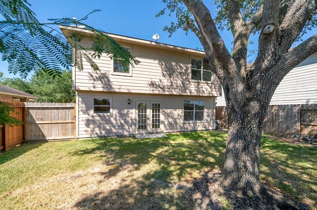 5811 Tidewater, Houston TX  77045-4000 exterior