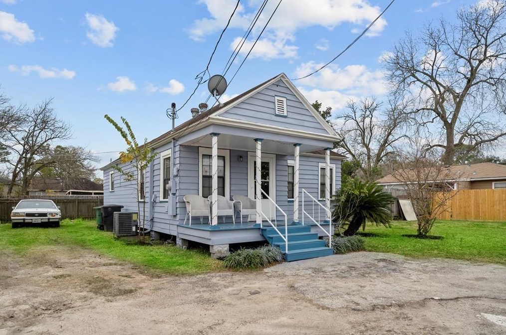 1910 Bostic St, Houston, TX 77093